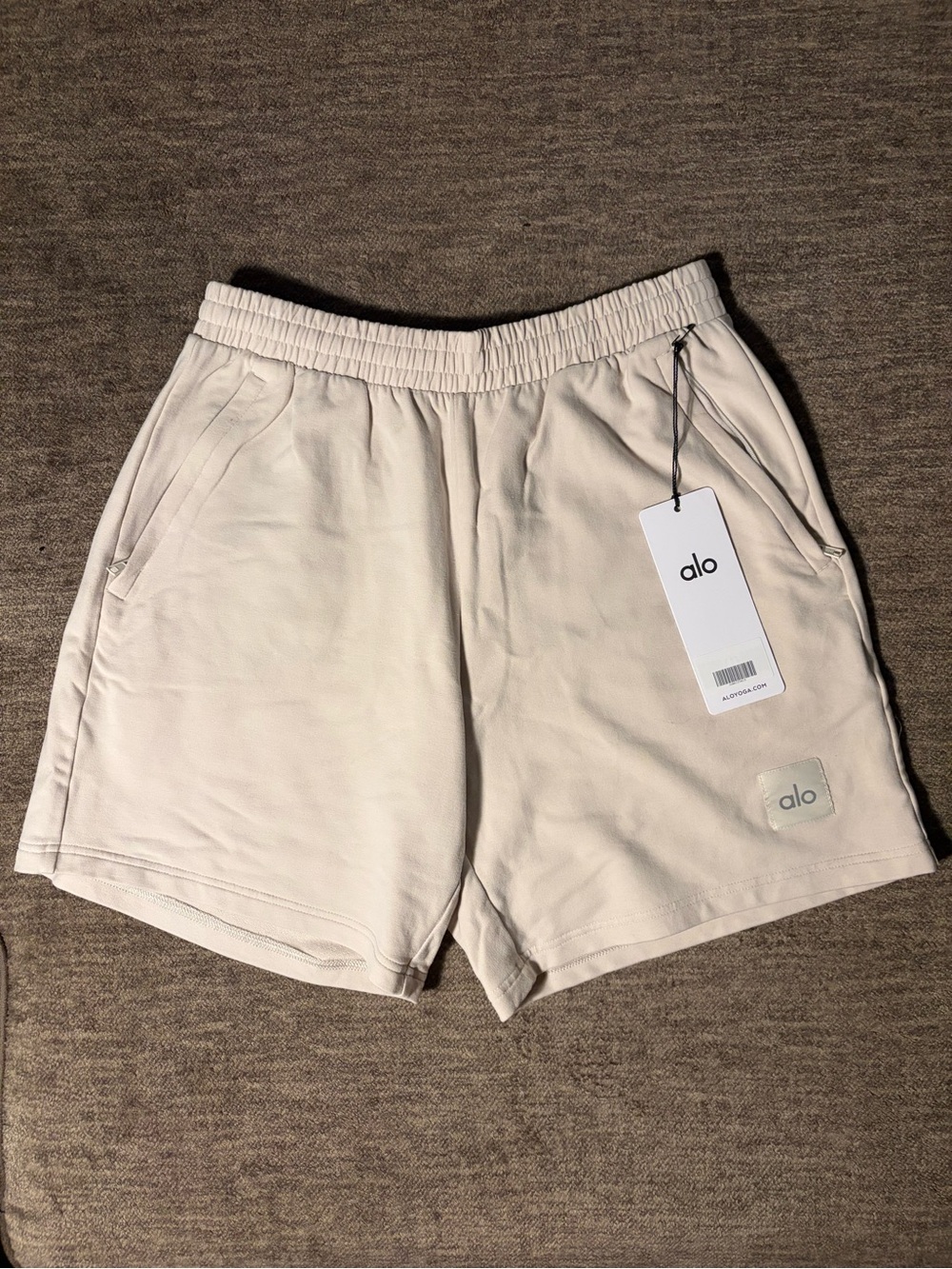 ALO Yoga Men’s “Double Take” Short 7”
Inseam (M) *BESTSELLER* - Picture 7 of 10